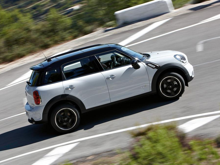  Mini Cooper Countryman S All4 2010 года  (фото 18 из 67)